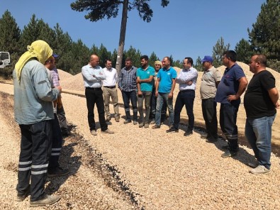 Kırsal Mahallelerin Yol Bakım Çalışmaları Devam Ediyor