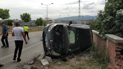 Samsun'da Otomobil Evin Duvarına Çarptı Açıklaması 1 Yaralı