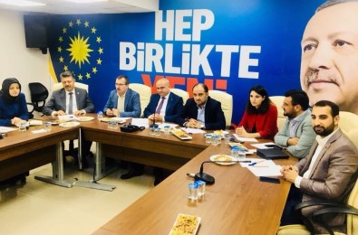 AK Parti İl Başkanlığı'nda Geniş Katılımlı İstişare Toplantısı