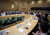 ENERJİ VE TABİİ KAYNAKLAR BAKANI - Bakan Dönmez, Rusya'da Yüksek Lisans Yapıp Akkuyu NGS'de Çalışacak Öğrencilerle Buluştu