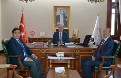 Başkan Bozkurt Vali Tutulmaz'ı Makamında Ziyaret Etti