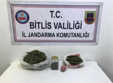 Bitlis'te 4 Kilo 300 Gram Kubar Esrar Ele Geçirildi