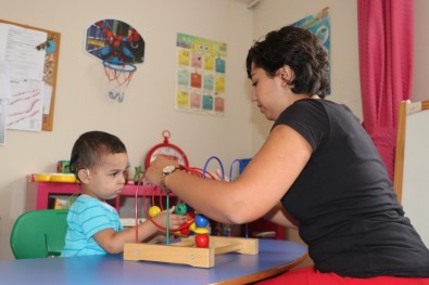 Çocuk Gelişimi Ve Eğitimcileri, Anne Ve Babalara Kılavuz Oluyor