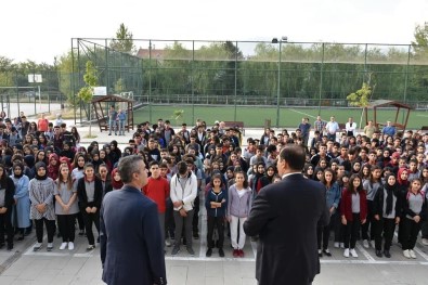 Erzincan'da İlköğretim Haftası Kutlandı