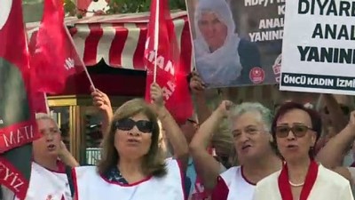 İzmir'den Diyarbakır Annelerinin Oturma Eylemine Destek