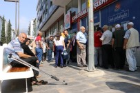GAZİ YAKINI - Kahramanmaraş'ta '65 Yaş' Kuyruğu