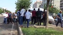 MEVLANA CELALEDDİN RUMİ - Şanlıurfa'da Otomobil İle Minibüs Çarpıştı Açıklaması 3 Yaralı