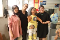 KÜÇÜK KIZ - Türk Aile Yapısından Etkilenerek Eserine 'Eskişehir' Adı Verdi