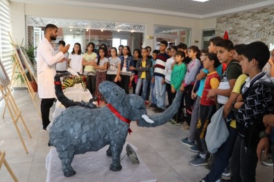 Üniversite Öğrencisinden Anlamlı Sergi