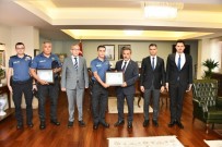 REHİN - Validen O Polislere Başarı Belgesi