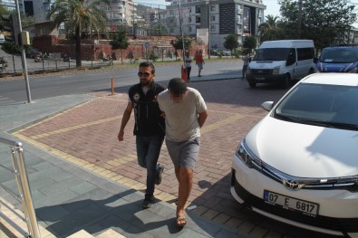 Alanya'da 1 Kilo Esrar Ele Geçirildi