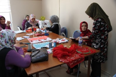 ÇATOM'da Kadınlar Hem Meslek Sahibi Olacak Hem De Başka Kadınlara Umut Olacak