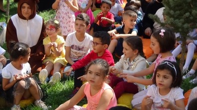 Çocuklar 'Muş Masal Günleri' İle Eğleniyor