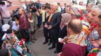 İRFAN TATLıOĞLU - Diyarbakır'da HDP İl Binası Önünde Oturma Eylemi Yapan Ailelere Destek Ziyaretleri Sürüyor