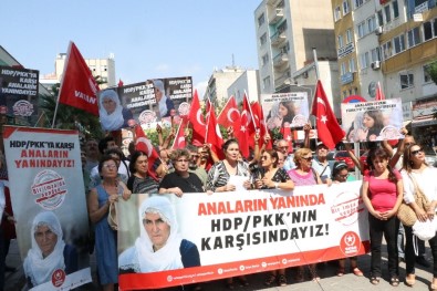 Diyarbakır'daki Annelere Destek Verip, HDP'nin Kapatılması İçin İmza Kampanyası Başlattılar