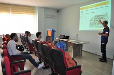 Kütahya AFAD'tan 'Genç Kızılay' Üyelerine Eğitim