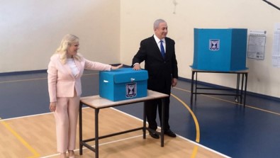 Netanyahu Ve Eşi Oyunu Kullandı