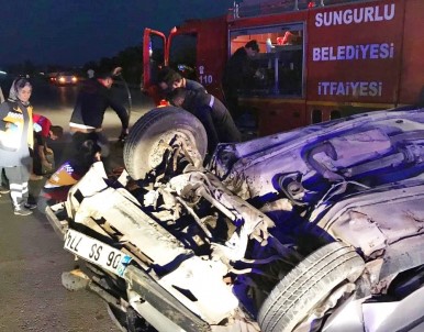 Sungurlu'da Otomobil Devrildi Açıklaması 2 Yaralı