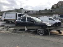 SEYRANTEPE - TEM Otoyolu'nda Lüks Cip Bariyerlere Ok Gibi Saplandı