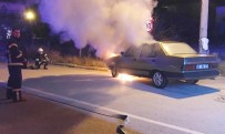 HAKAN GÜNGÖR - Aksaray'da Seyir Halindeki Otomobil Alev Aldı
