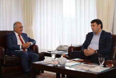 Başkan Yaşar'dan Rektör Çomaklı'ya Ziyaret