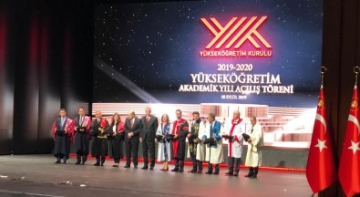 Cumhurbaşkanı Erdoğan'dan SUBÜ'ye Topluma Hizmet Ödülü