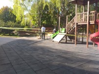 SAĞLIK EKİBİ - Eski eşini çocuklarının yanında bıçakladı