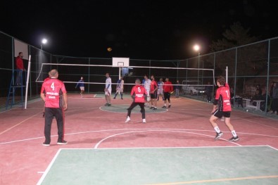 İnönü'de Voleybol Turnuvası Heyecanı Devam Ediyor
