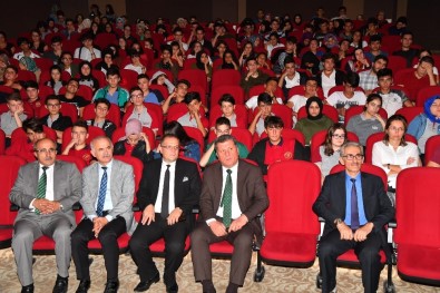 Isparta'da Öğrencilere 'Toplumsal Birliktelik Ve Hareketliliğin Faydaları' Konferans