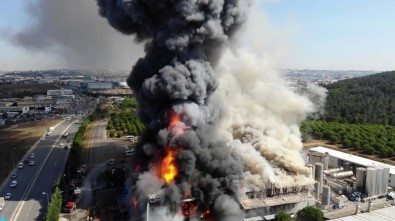 Tuzla'da Polyester Fabrikasında Yangın