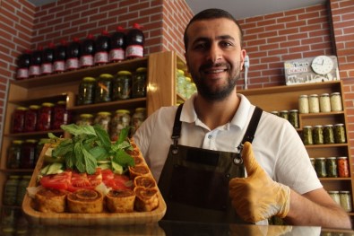 Atanamayan Öğretmen, 'Suşi Köfte' İle Hayata Tutundu