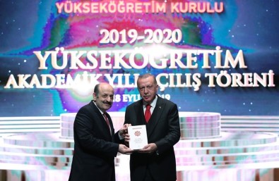 Cumhurbaşkanlığı Külliyesinde KBÜ'nün Başarısına Övgü