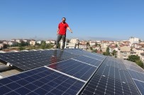 ELEKTRİK FATURASI - Evinin Çatısında Ürettiği Elektriği Dağıtım Şirketlerine Satıyor