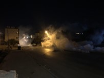 İŞGAL - İsrailli Yerleşimcilerden El Halil Kentine Baskın Açıklaması 10 Yaralı