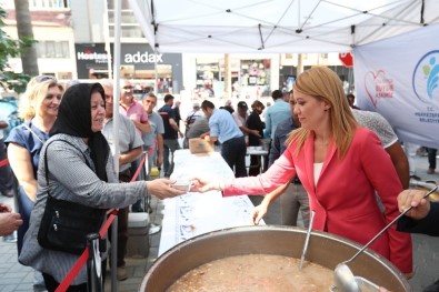 Merkezefendi Belediyesi'nden Vatandaşlara Aşure İkramı