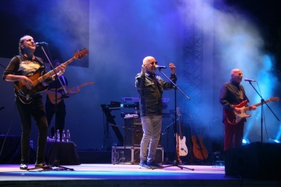 MFÖ Denizli'de sahne aldı