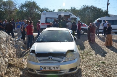 Otomobil Duvara Çarptı Açıklaması 5 Yaralı