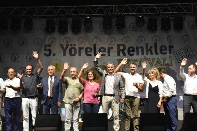 Yöreler Renkler'de Halaylar Durmadı