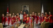 GÜLLE ATMA - Bakan Kasapoğlu, Down Sendromlu Sporcularla Buluştu