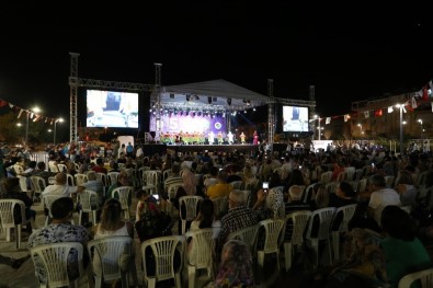 Kepez'in Folklor Festivaline Muhteşem Gala