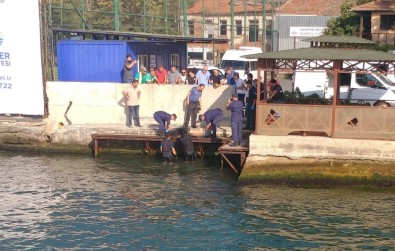 Sarıyer'de Denizde Erkek Cesedi Bulundu