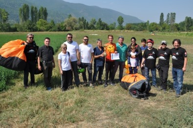 Simav'da Yamaç Paraşütü Festivali