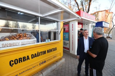 Vatandaşlar Şahinbey Belediyesi'nin Çorba İkramından Memnun