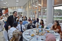 MEHMET ŞAHIN - Akhisarlı Protokol Üyeleri Gazilerle Akşam Yemeğinde Buluştu