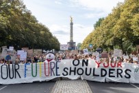 BRANDENBURG - Almanya'da Öğrenciler 'İklim Değişikliği' İçin Sokağa Döküldü