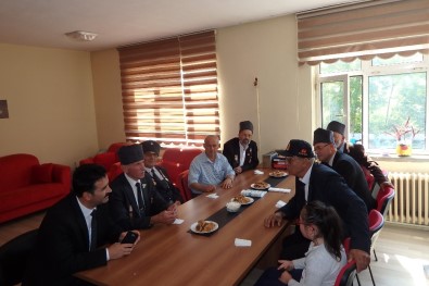 Gaziler İle Öğrenciler Bir Araya Geldi