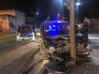 Manisa'da 3 Araç Birbirine Girdi Açıklaması 2 Yaralı