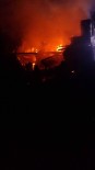 ÖRENCIK - Safranbolu'da Alevlerin Sardığı Ahşap Ev Tamamen Yandı