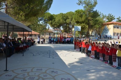 Selendi'de İlköğretim Haftası Kutlandı