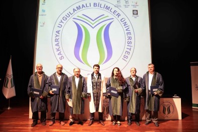 SUBÜ'nün Akademik Başarıları Ödüllendirildi